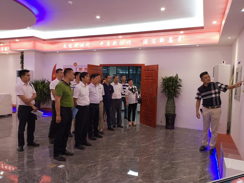 美兰区机关工委、中共海？？？谑衅笮持Р肯虻家恍休傲僮鹆奔排浜峡埂傲ü步ň坌，，，，，，同心助力自贸港”主题党日活动_尊龙凯时-新闻中心