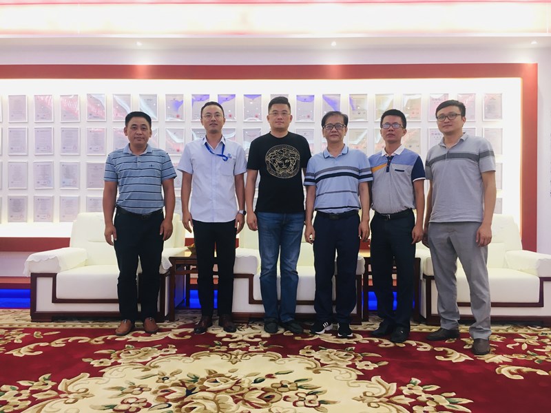海南技师学院向导一行莅临尊龙凯时集团旅行考察_尊龙凯时-新闻中心