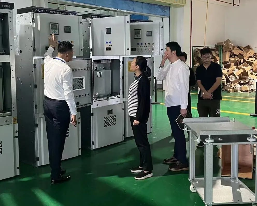 热烈接待琼山区政府列位向导莅临我司旅行指导_尊龙凯时-新闻中心