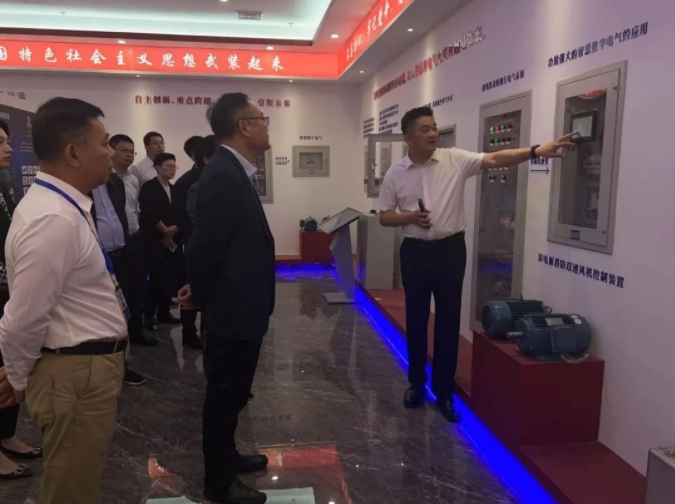 热烈接待海南省工商联丁飞主席一行人到尊龙凯时莅临指导_尊龙凯时-新闻中心