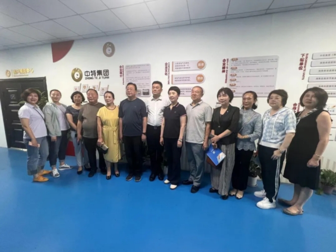 热烈接待丹东市工商联列位向导及企业家代表到尊龙凯时旅行交流！_尊龙凯时-新闻中心