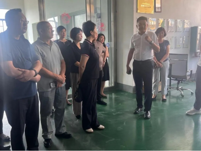 热烈接待丹东市工商联列位向导及企业家代表到尊龙凯时旅行交流！_尊龙凯时-新闻中心
